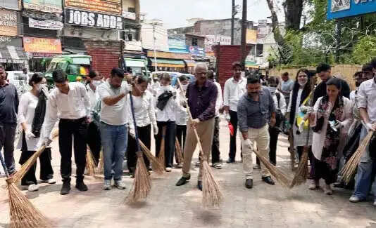 जीजीएम साइंस कॉलेज में ‘क्लीन कैंपस, ग्रीन कैंपस’ अभियान के तहत स्वच्छता अभियान आयोजित