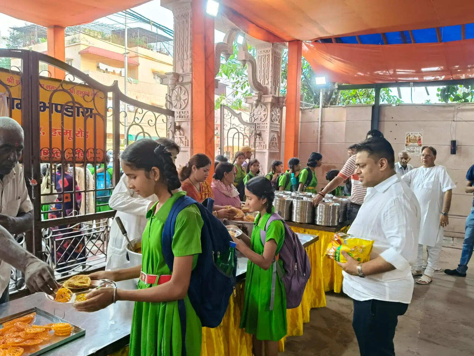 श्याम मंदिर के भंडारे में भक्तों ने पाया श्रद्धापूर्वक प्रसाद