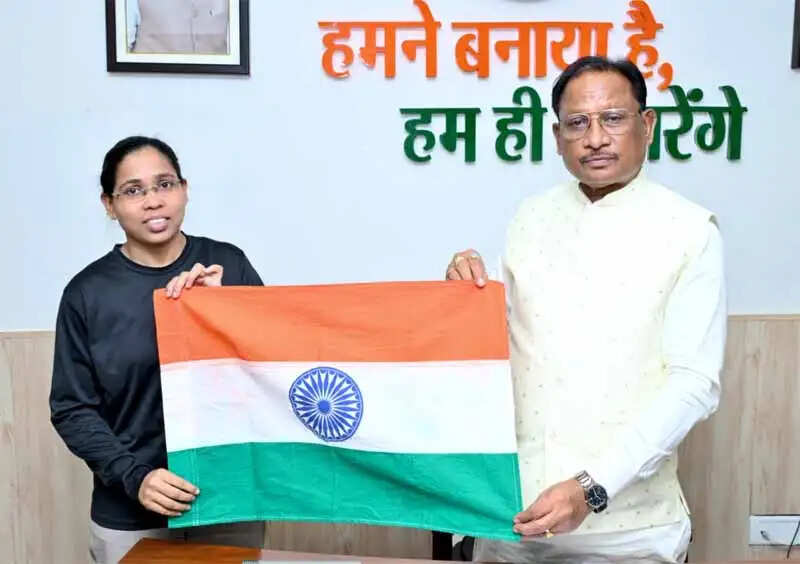 रायपुर : माउंट एवरेस्ट विजेता अमिता श्रीवास के स्वास्थ्य लाभ हेतु राज्य सरकार सजग : मुख्यमंत्री साय
