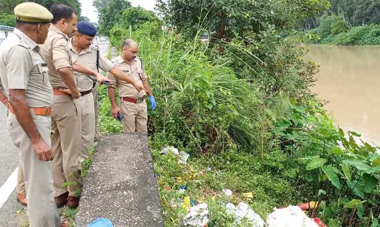 नहर किनारे गला कटा शव मिलने से सनसनी, शिनाख्त में जुटी पुलिस