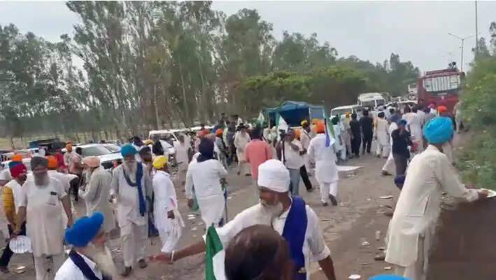 पंजाब-हरियाणा के किसानों ने दिल्ली कूच का फैसला वापस लिया, गिरफ्तार किसान होंगे रिहा