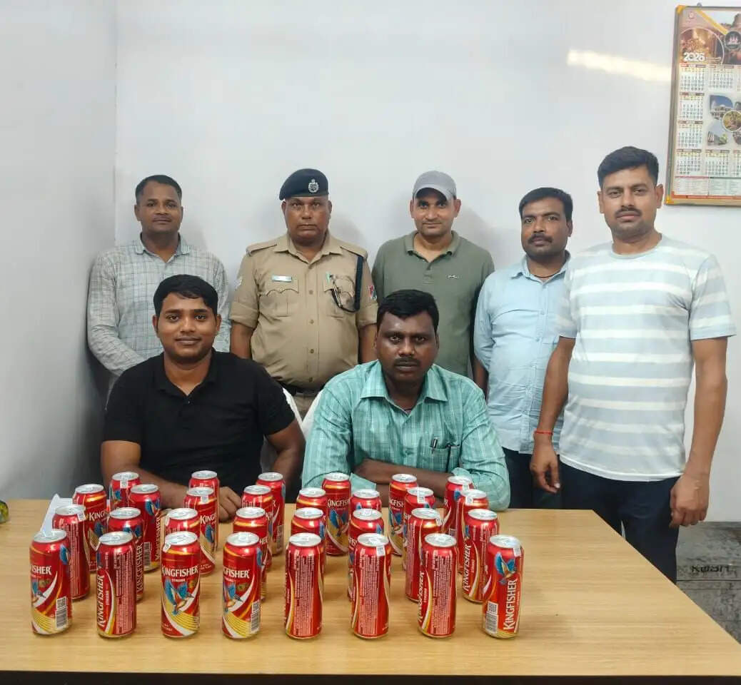 छपरा जंक्शन पर ट्रेन से 15 लीटर विदेशी शराब बरामद