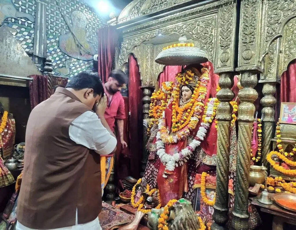 पूजा-अर्चना के बाद राज्यसभा के लिए नामांकन करने पहुंचे नितिन नबीन, बांकीपुर की जनता का जताया आभार