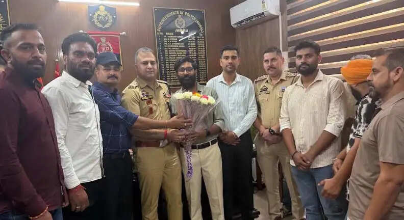 नशा विरोधी अभियान को मजबूत बनाने के लिए शूरवीर संगठन का प्रतिनिधिमंडल एसपी रूरल से मिला