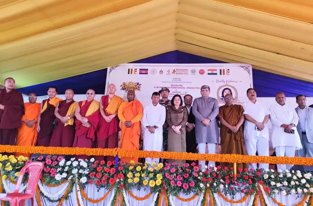 अंतरराष्ट्रीय त्रिपिटक पाठ व धम्म यात्रा, बलरामपुर में देश का सबसे ऊंचा धम्म ध्वज स्थापित