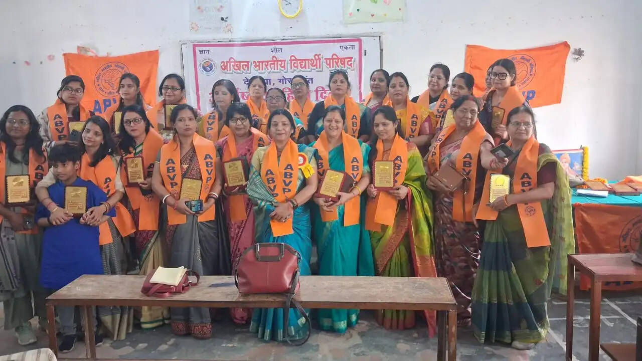 महिलाओं का समाज एवं परिवार के प्रति अनुकरणीय होता है चरित्र : डॉ. रजनी त्रिपाठी