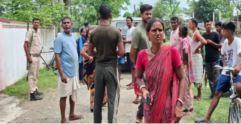 तृणमूल नेता पर पट्टा दिलाने के नाम पर लाखों की ठगी का आरोप, ग्रामीणों का हंगामा