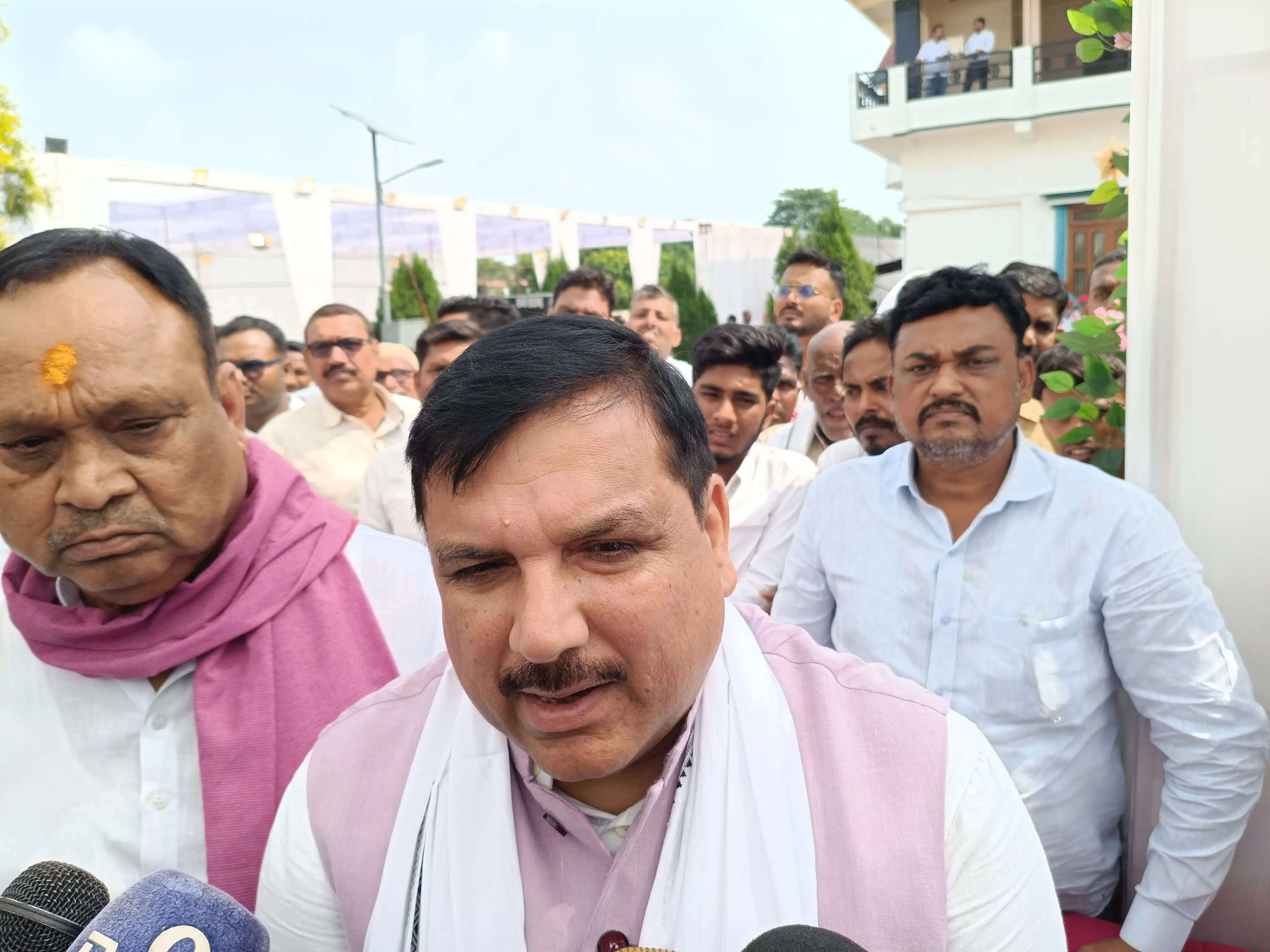 मुख्य चुनाव आयुक्त का जेल जाना जरूरी : संजय सिंह