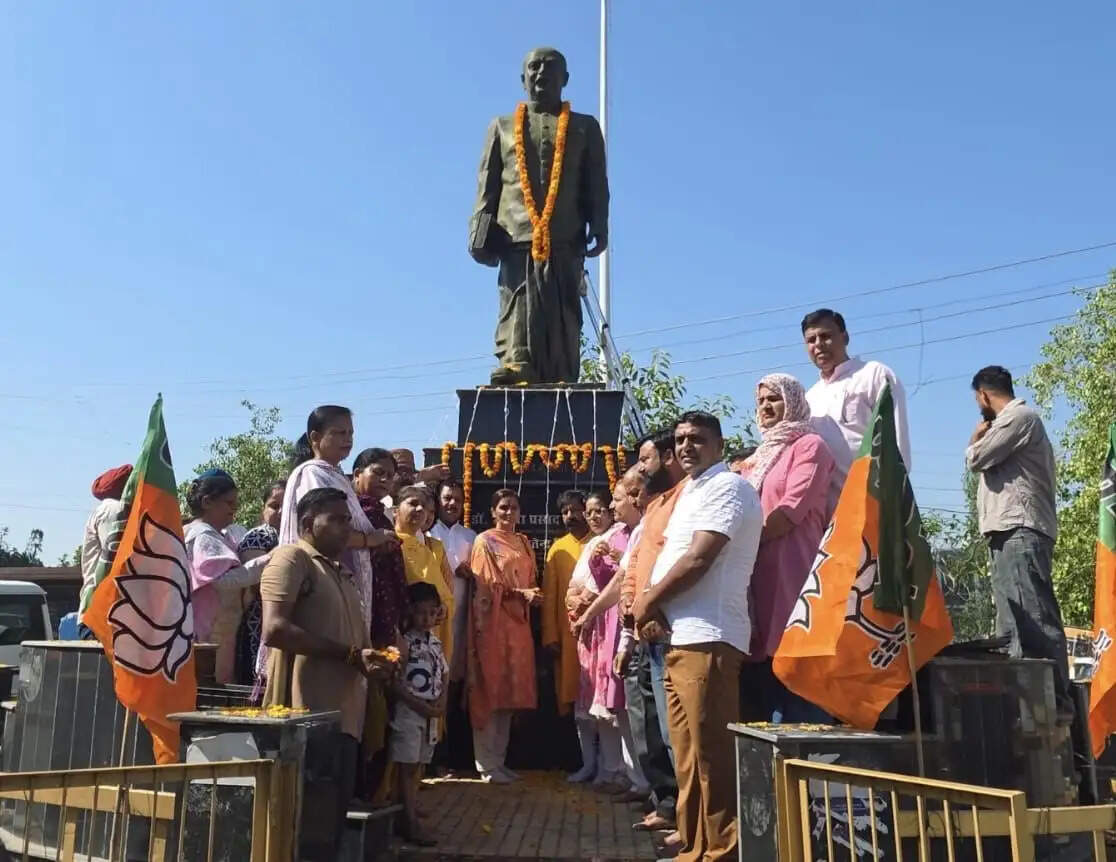 डॉ. श्यामा प्रसाद मुखर्जी के बलिदान दिवस पर भाजपा ने दी श्रद्धांजलि