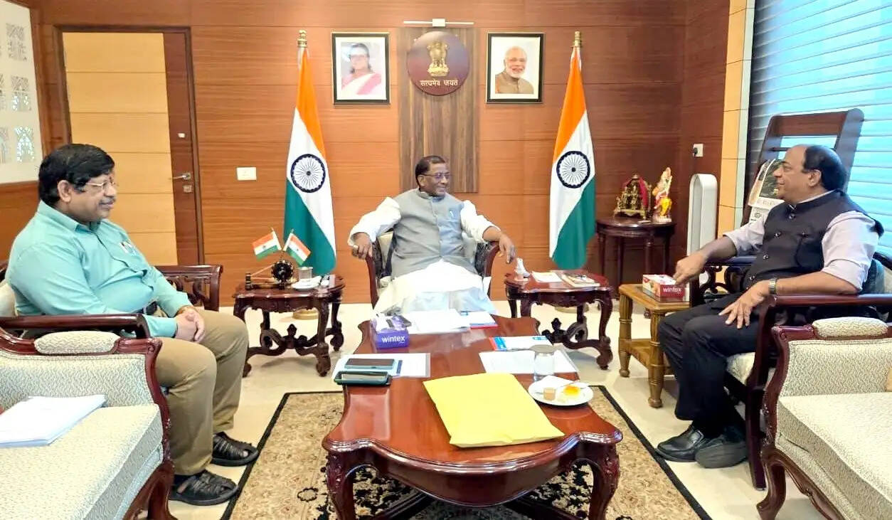 असम के डेयरी क्षेत्र को मजबूत करने के लिए राज्यपाल ने एनडीआरआई की विशेषज्ञता मांगी