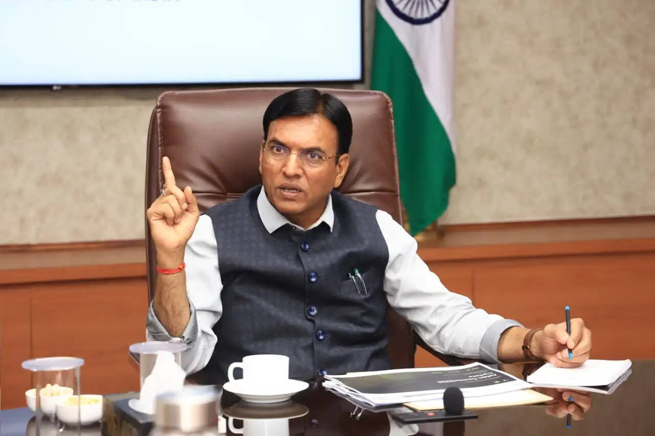 एशियाई खेल की तैयारियों की समीक्षा: मांडविया ने भारतीय खिलाड़ियों को पूर्ण समर्थन का दिया आश्वासन