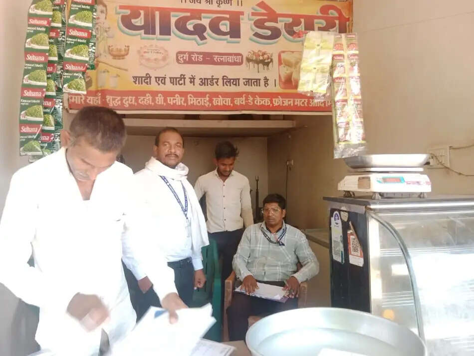 फ्राई मछली में प्रतिबंधित जलेबी रंग, भोजनालय संचालक को चेतावनी