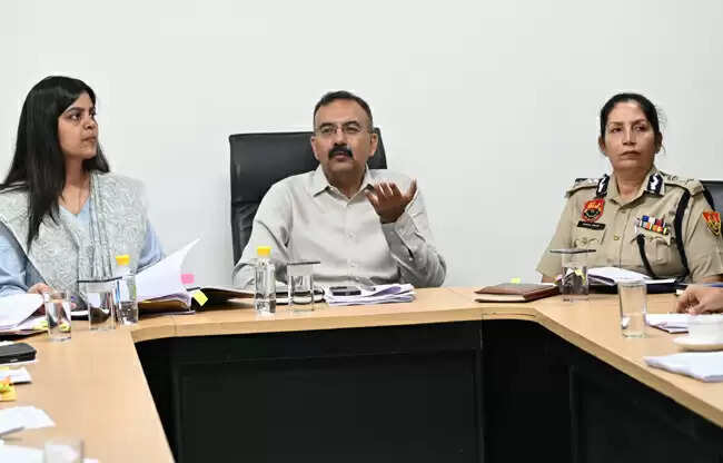 सोनीपत:नगर निकाय चुनाव में आचार संहिता पालन कर निष्पक्ष चुनाव करवाएं:आयुक्त