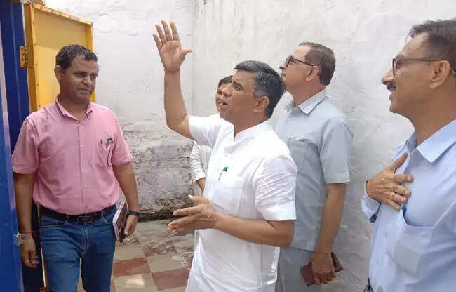 सोनीपत: शिक्षा मंत्री ने दातौली पीएम श्री स्कूल का किया औचक निरीक्षण