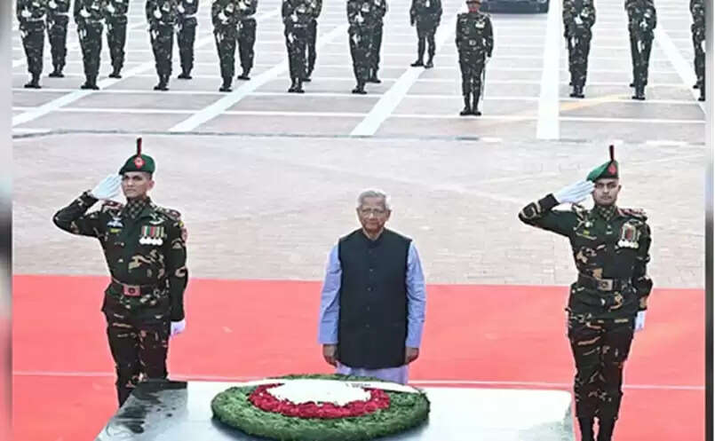 कृतज्ञ बांग्लादेश ने शहीद बुद्धिजीवी दिवस पर सपूतों को श्रद्धांजलि दी