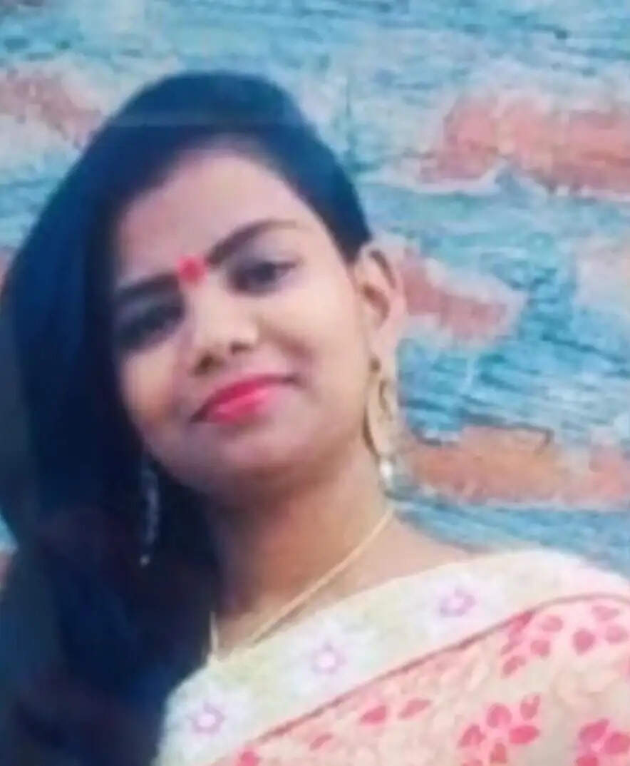 देवरिया के रुद्रपुर में महिला की हत्या का आरोपित पुलिस मुठभेड़ में गिरफ्तार, पैर में लगी गोली