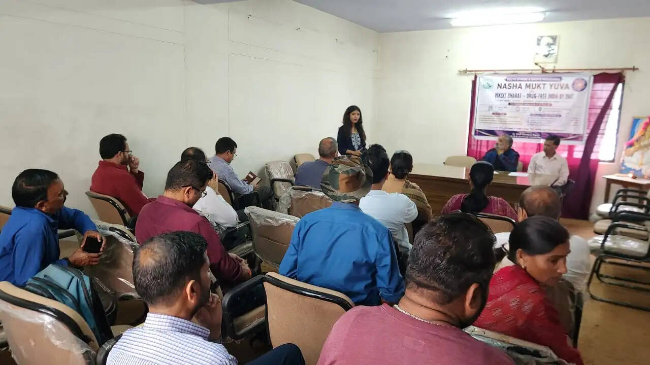 नशा मुक्त भारत के संकल्प के साथ बीजीआर परिसर में कार्यशाला, युवाओं ने ली शपथ
