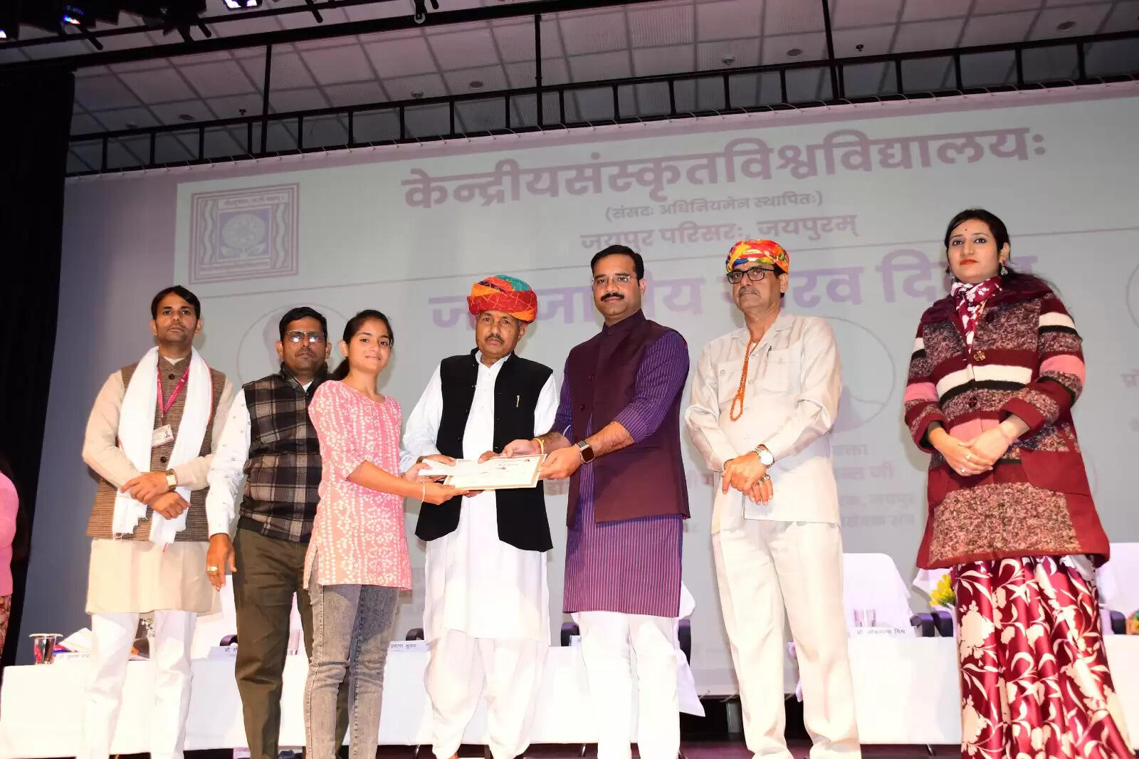 राष्ट्र निर्माण के इतिहास में जनजातीय समाज का योगदान अतुलनीय – प्रशांत