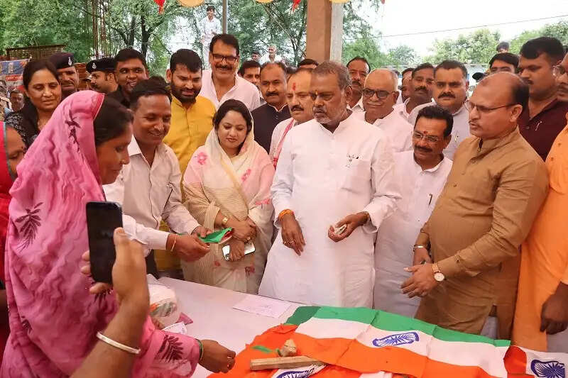 निवाड़ीः मंत्री शुकवाह ने किया मुख्यमंत्री जन विश्वास अभियान शिविर का शुभारंभ