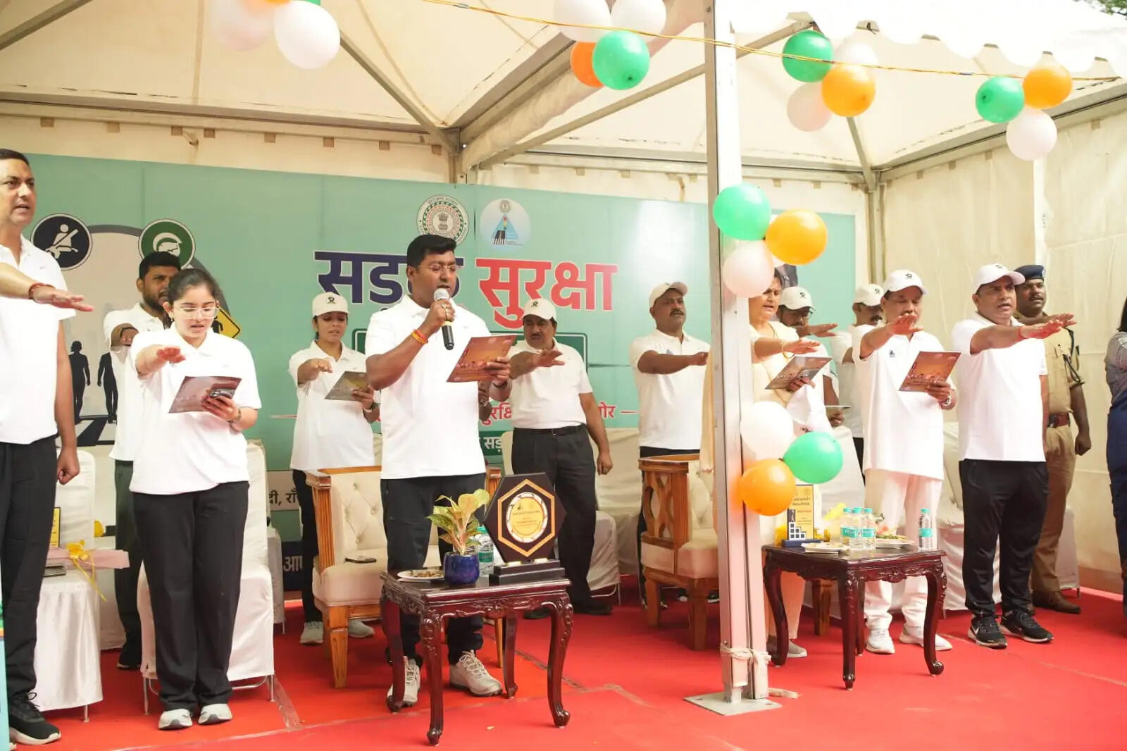 सड़क सुरक्षा-सिविक सेंस के लिए रांची में वॉकथॉन, उत्कृष्ट यातायात कर्मी सम्मानित