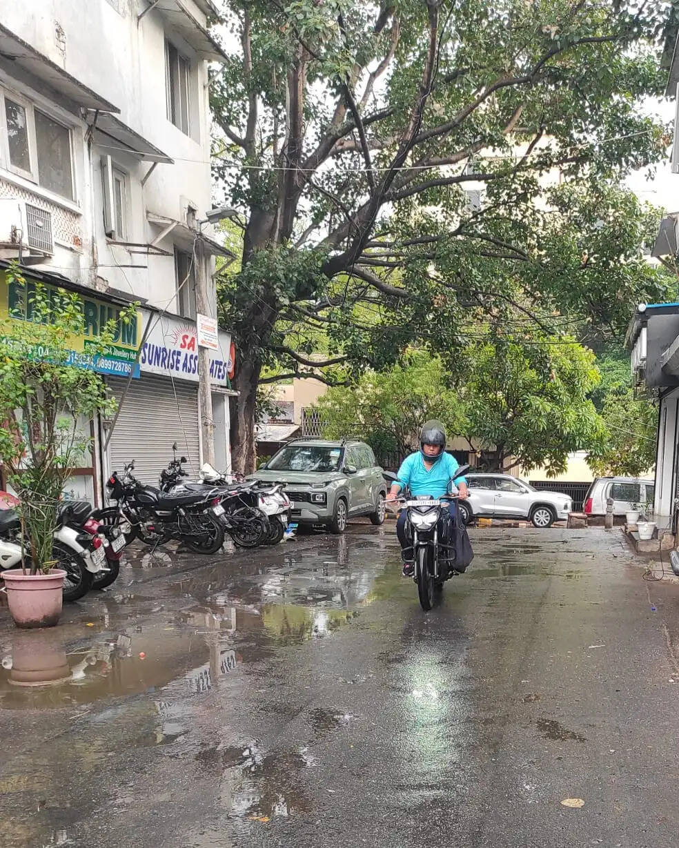 देश के कई हिस्सों में आंधी-तूफान और भारी बारिश के आसार, दिल्ली-एनसीआर में तेज हवाओं के साथ हुई बारिश
