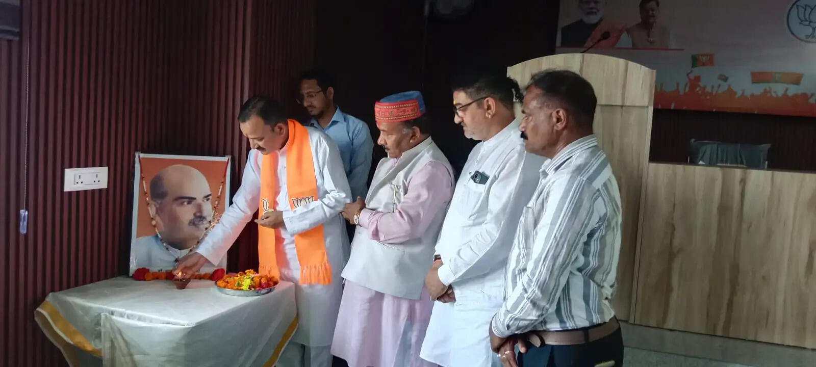 भारत रत्न डॉ. श्यामा प्रसाद मुखर्जी को दी श्रद्धांजलि