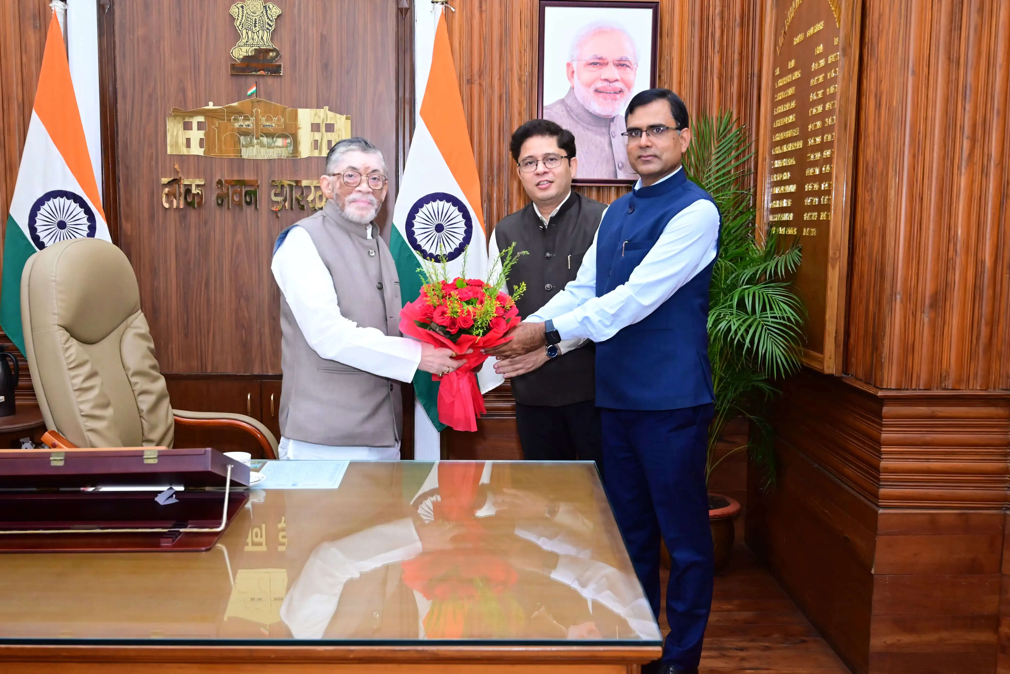 आईएफएस अधिकारियों ने राज्यपाल से की शिष्टाचार भेंट