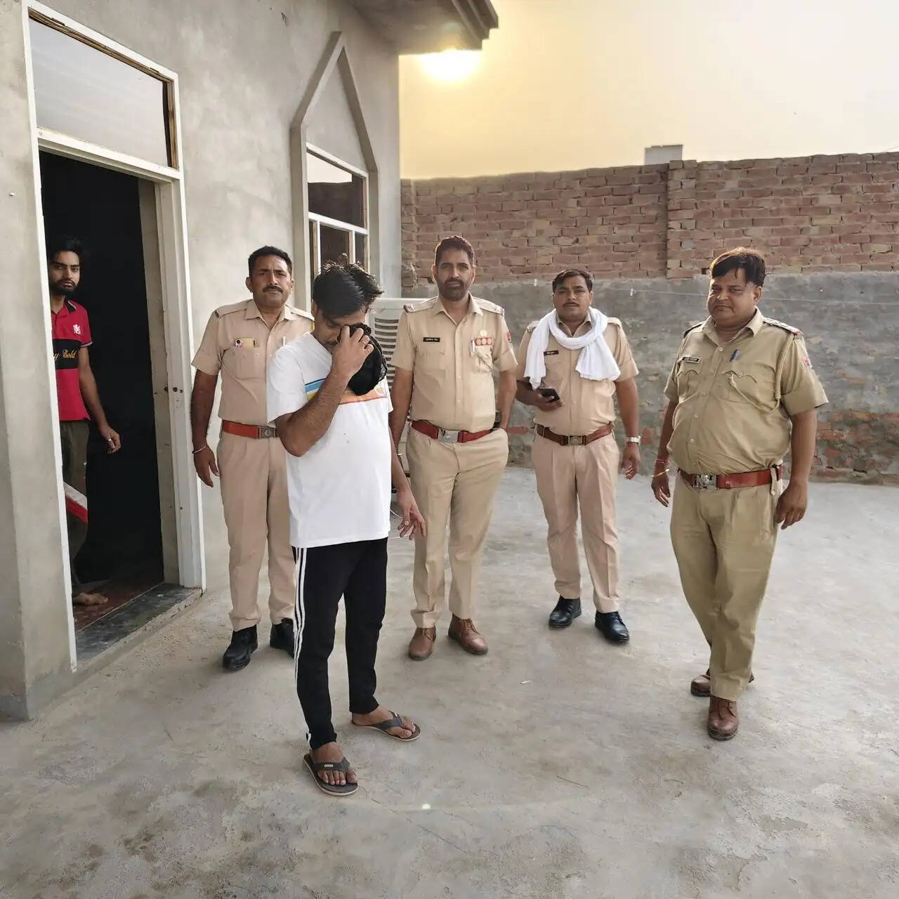 अपराधियों पर पुलिस का बड़ा प्रहार: विशेष अभियान में 1 हजार 600 से ज्यादा अपराधी गिरफ्तार
