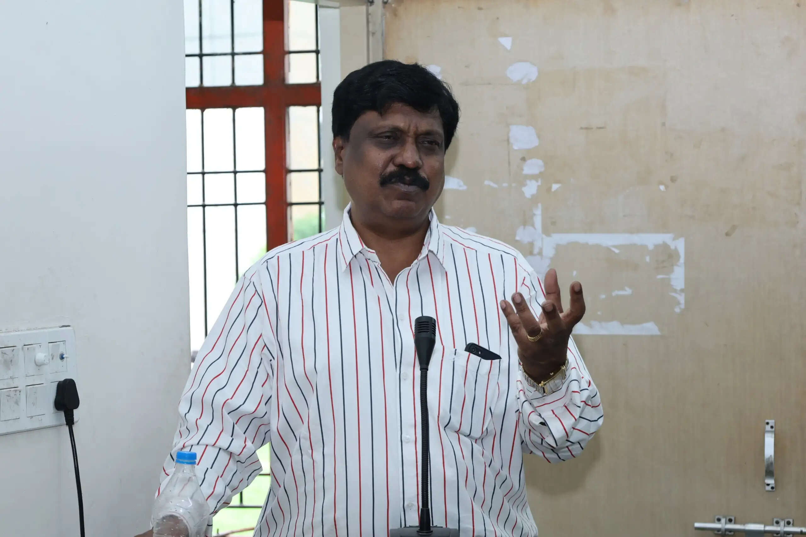 ग्राउंड रिपोर्टिंग और स्टूडियो एंकरिंग की दक्षता ही बनाती है सफल टीवी पत्रकार : प्रो. मनुकोण्डा रवीन्द्रनाथ