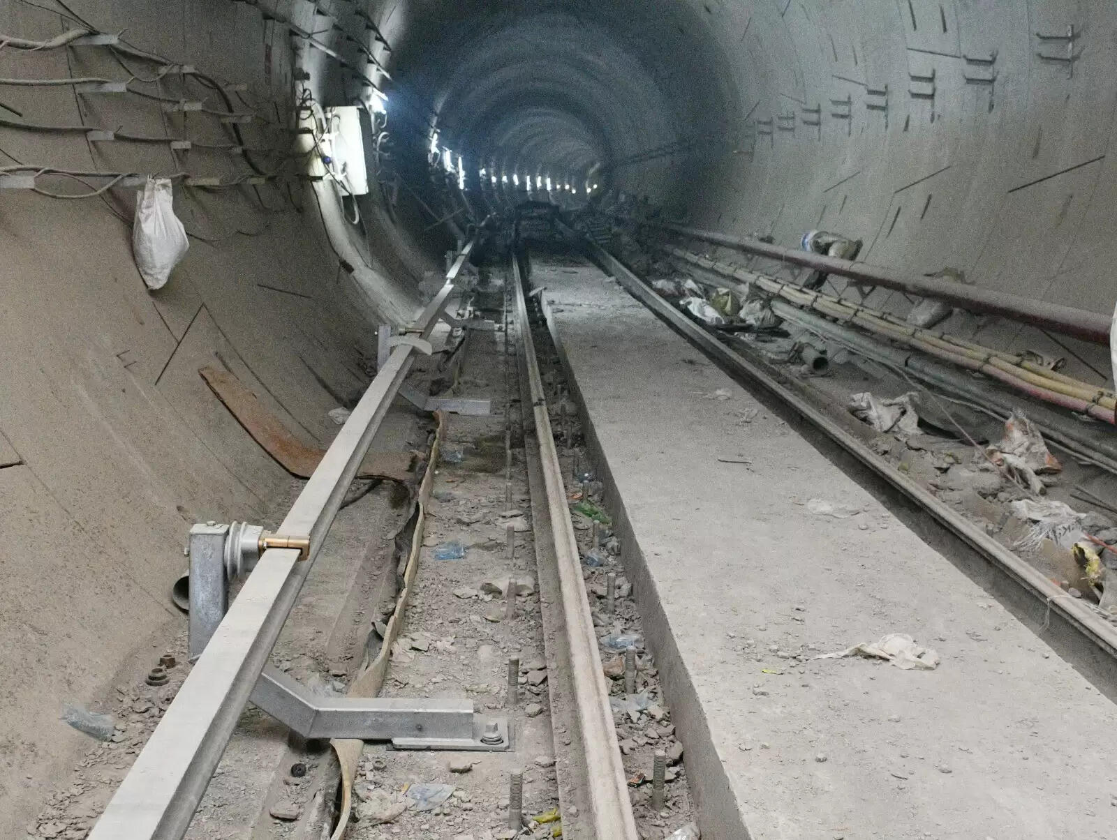 कानपुर सेंट्रल–नौबस्ता सेक्शन में मेट्रो ट्रैक व थर्ड रेल का कार्य तेज : सुशील कुमार