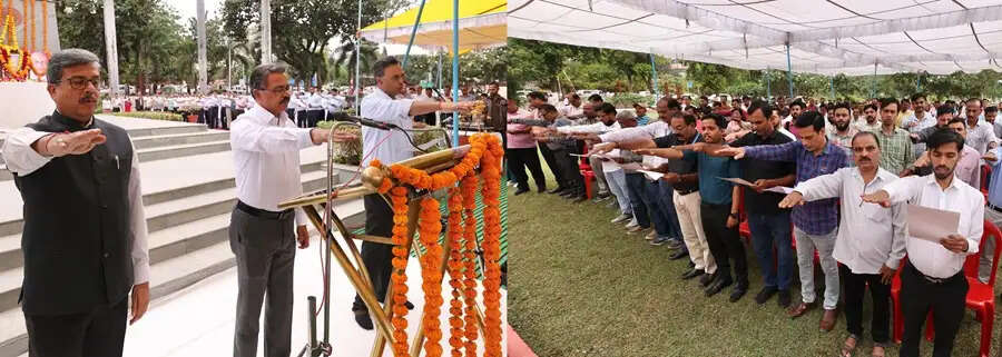 राष्ट्रीय एकता दिवस पर मंत्रालय और जनसंपर्क संचालनालय में दिलाई एकता अखंडता की शपथ