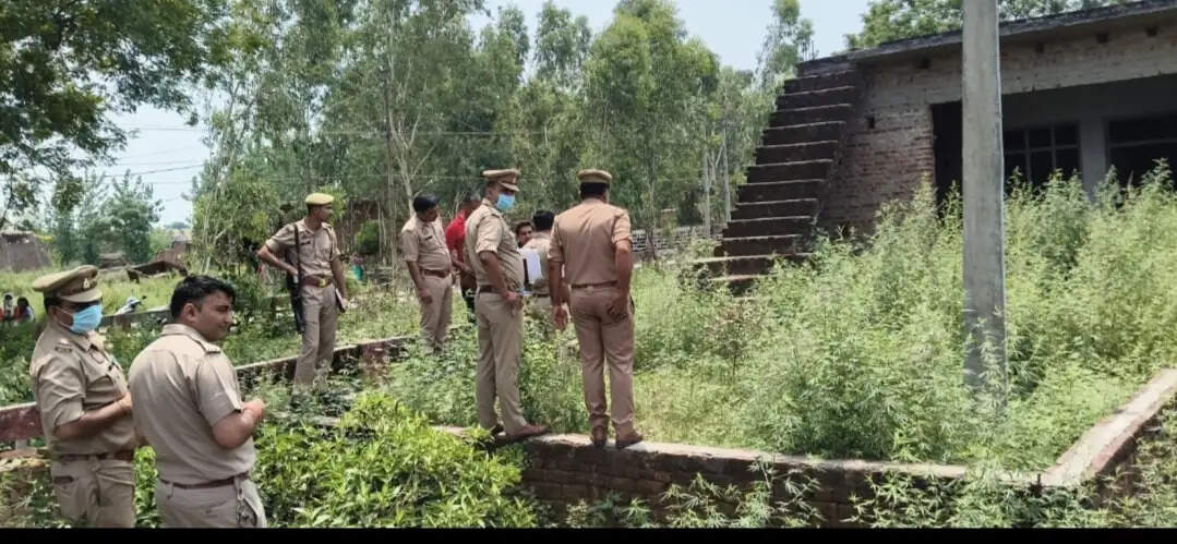 खाली पड़े मकान में अज्ञात युवक का शव मिला