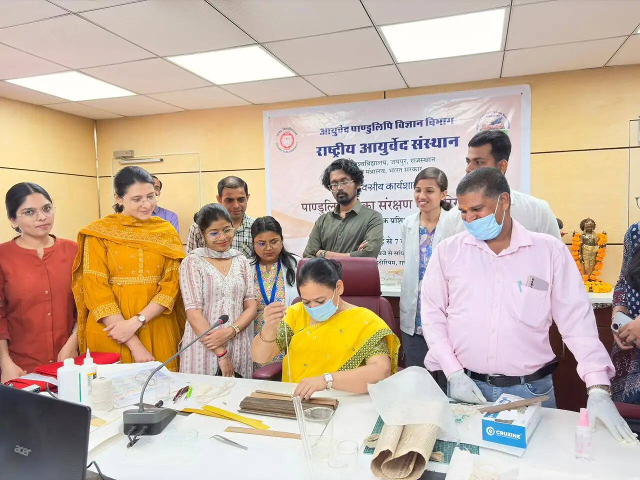 राष्ट्रीय आयुर्वेद संस्थान में पांडुलिपि संरक्षण कार्यशाला में 250 वर्ष पुरानी शुश्रुत संहिता बनी आकर्षण