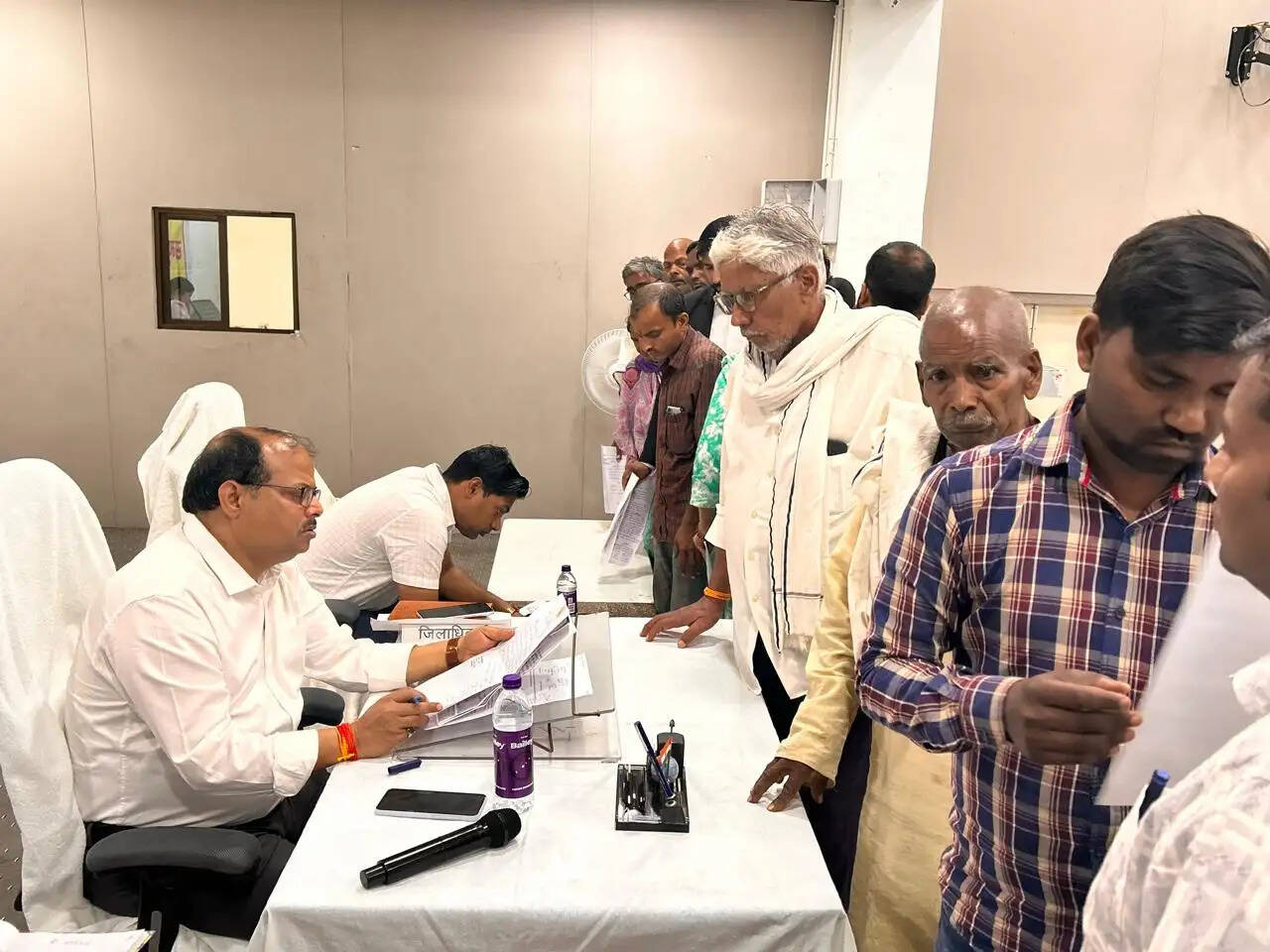 संपूर्ण समाधान दिवस में 71 शिकायतें दर्ज, पांच का मौके पर निस्तारण