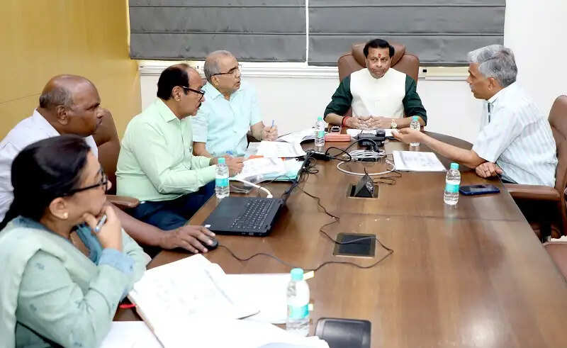 मप्रः राज्य वित्त आयोग के अध्यक्ष ने की नगरीय निकायों की वित्तीय स्थिति की समीक्षा