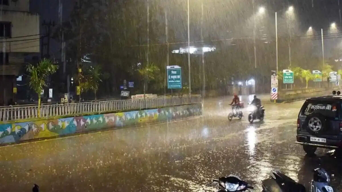 छत्तीसगढ़ में बारिश का दौर जारी, कई जिलों में रेड, ऑरेंज और येलो अलर्ट