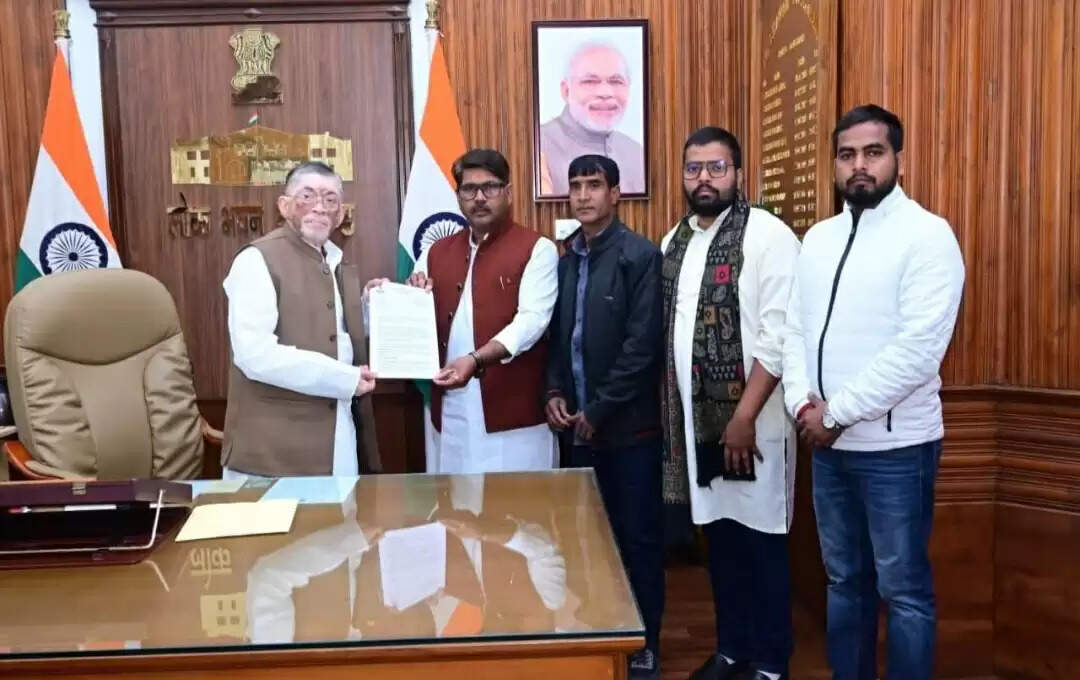 युवा राजद ने युवाओं व छात्रों की समस्याओं को लेकर राज्यपाल से की मुलाकात, सौंपा ज्ञापन