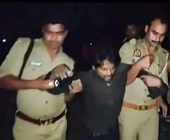मुठभेड़ में शातिर अपराधी गिरफ्तार, पैर में लगी गोली