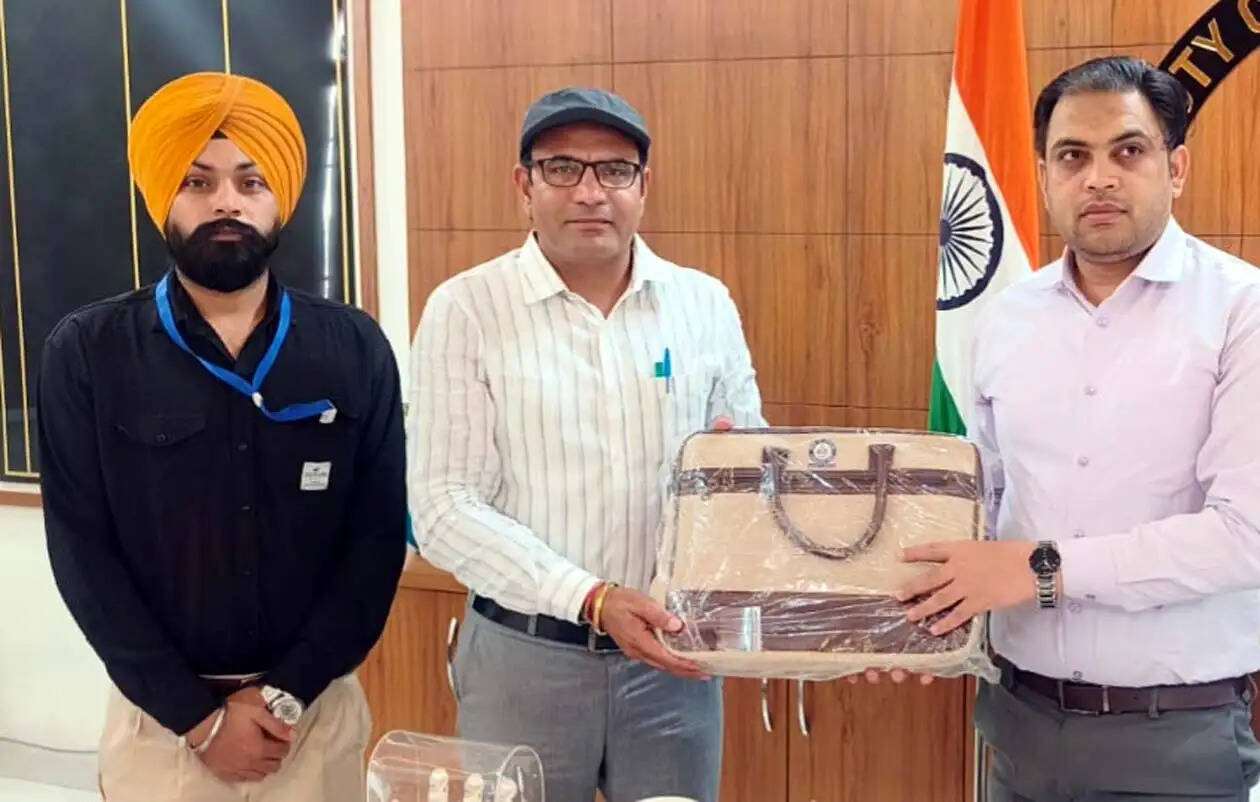 हांसी जिला स्व-गणना में टॉप फाइव में शामिल, डीसी बोले, टीम पर पूरा भरोसा पहले स्थान पर होंगे काबिज