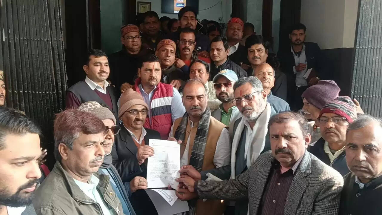 मणिकर्णिका घाट पर धरोहरों के संरक्षण की मांग, दोषियों पर कार्रवाई हो : संदीप शुक्ला