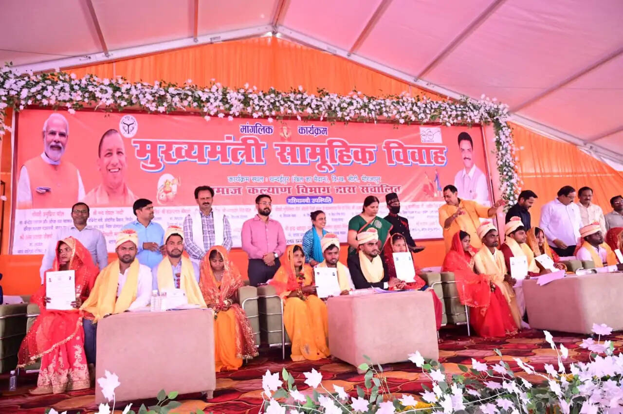 सामूहिक विवाह में 265 जोड़े बने एक-दूजे के जीवनसाथी, जनप्रतिनिधियों ने दिया आशीर्वाद