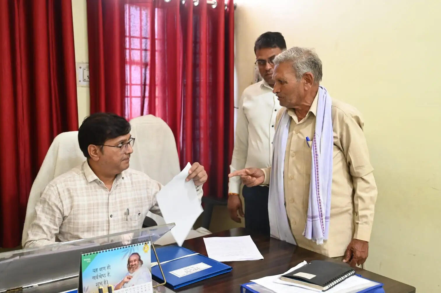 जांजगीर-चांपा : जनदर्शन में 57 आवेदनों पर सुनवाई, कलेक्टर ने दिए त्वरित निराकरण के निर्देश