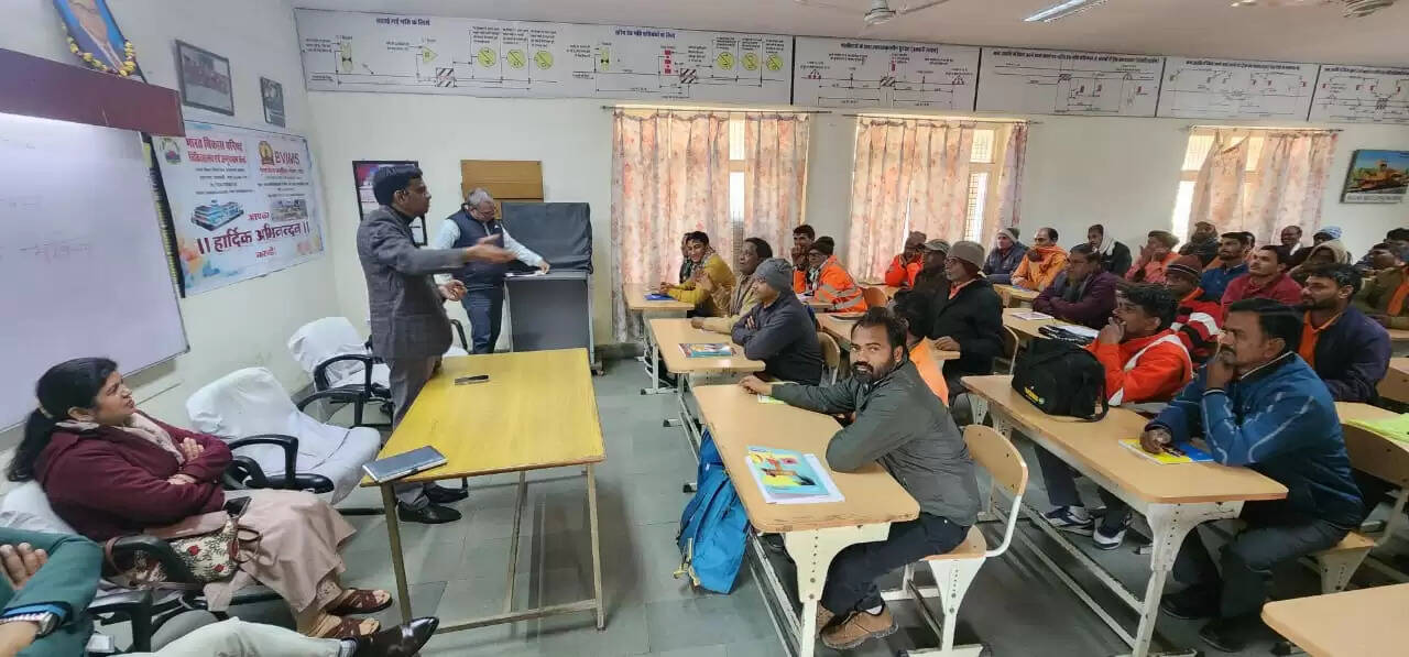 रेल कर्मचारियों के लिए तनाव मुक्त जीवन और नशा मुक्ति पर जागरूकता कार्यशाला