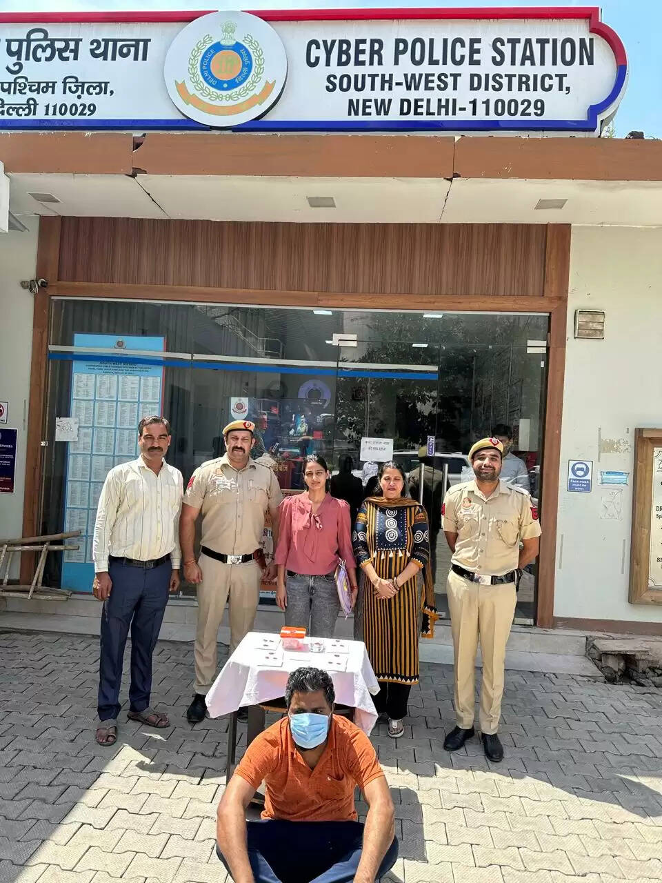 फर्जी प्रोफाइल बनाकर 500 से ज्यादा महिलाओं को ठगा, आरोपित गिरफ्तार