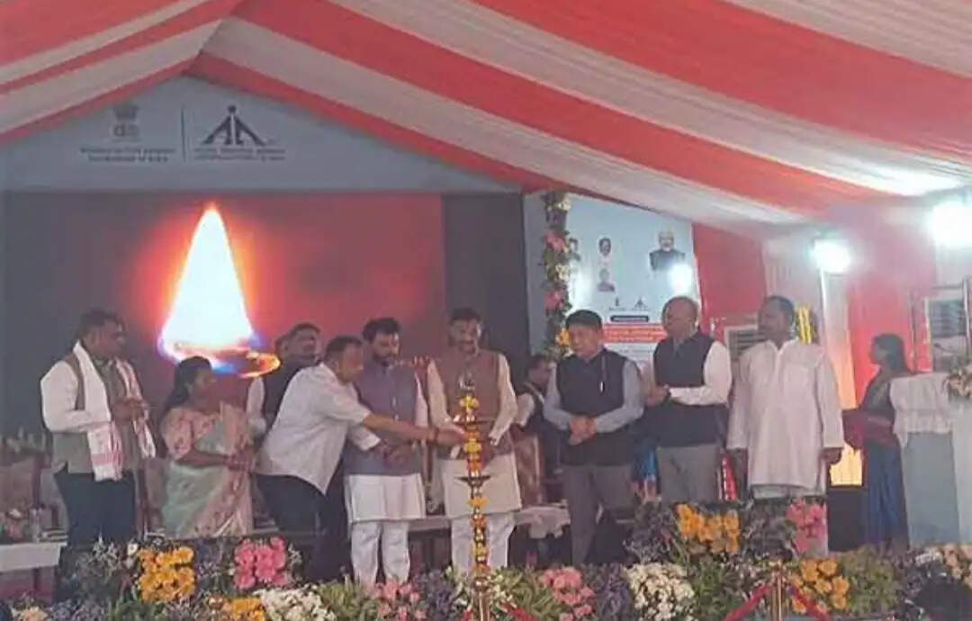रांची एयरपोर्ट पर अब 10 रुपये में मिलेगा चाय-नाश्ता, केंद्रीय मंत्री ने शुरू की उड़ान कैफे