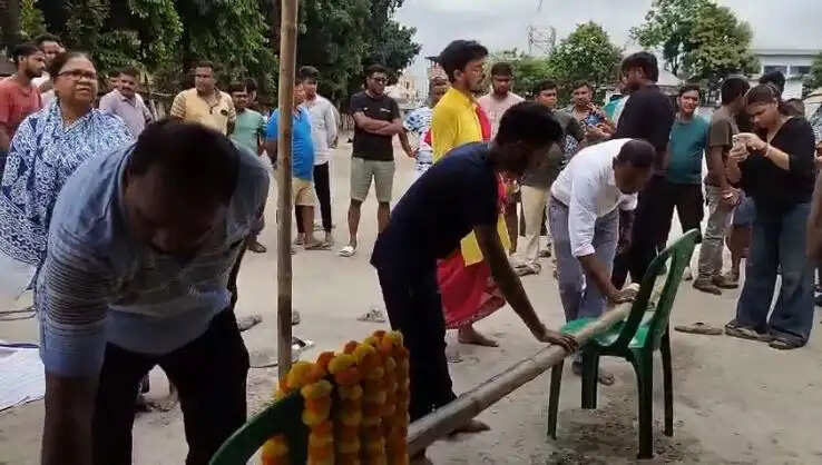 कर्नाटक के मंदिर की थीम पर बनेगा पूजा पंडाल, खंभ पूजा के साथ तैयारी शुरू