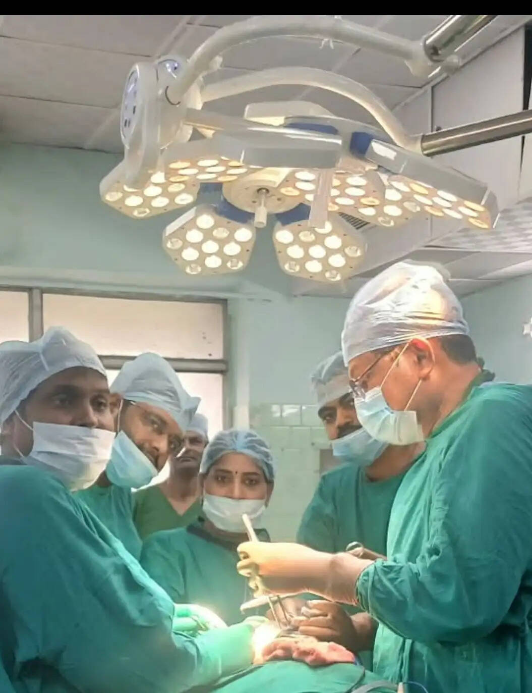 रेलवे के केंद्रीय चिकित्सालय में पहली बार बिना टांके आंतों को जोड़ने की जटिल सर्जरी सफल
