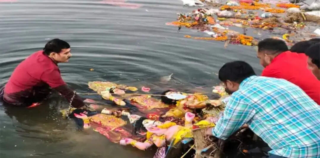 रांची में दुर्गोत्सव संपन्न, 176 पूजा पंडालों की प्रतिमाओं का विसर्जन