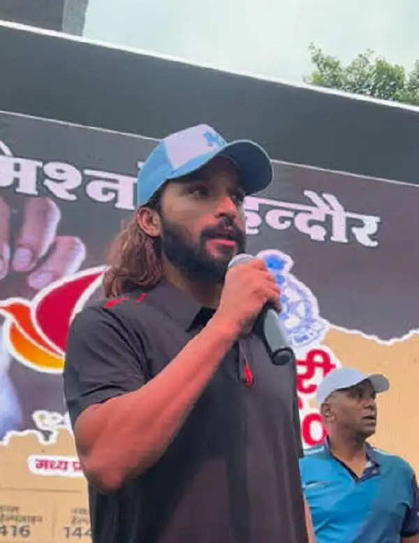 इंदौर में नशामुक्ति मैराथन: क्रिकेटर रजत पाटीदार ने युवाओं को दिया संदेश,&nbsp;कहा- 'सपनों को साकार करना है तो नशे से रहें दूर'