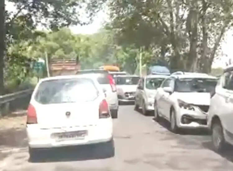 वीकेंड पर हरिद्वार में भारी ट्रैफिक, पुलिस अलर्ट मोड पर